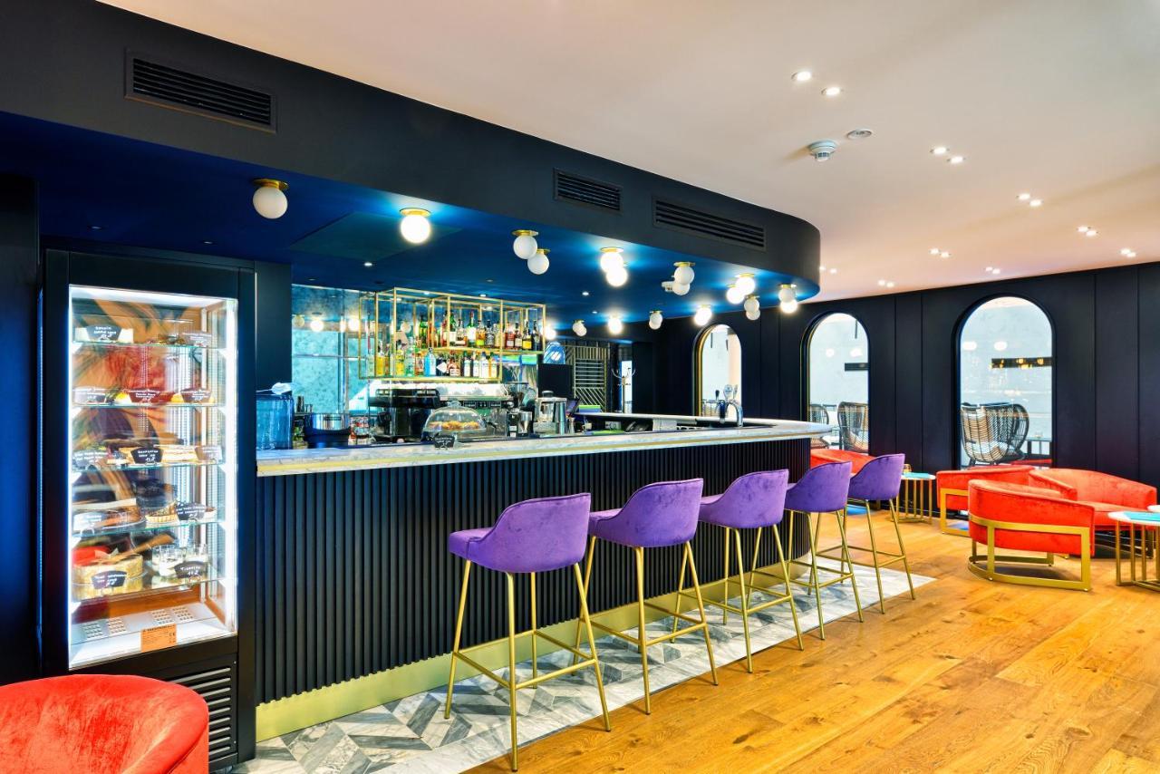 Hotel Ferreus Modern Art Deco Krakkó Kültér fotó The bar at the 2018 London Design Festival